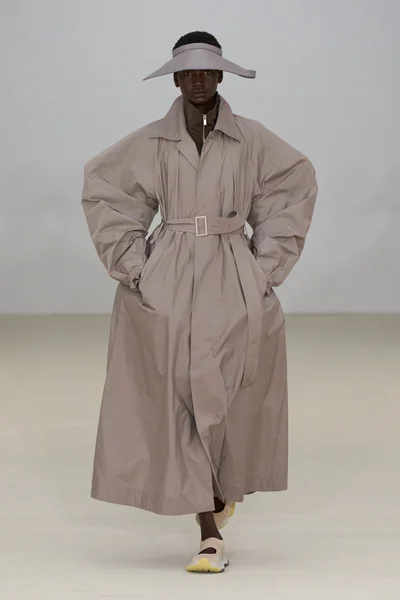 Look 17